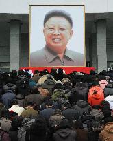 Portraits of Kim Jong Il displayed in N. Korean capital