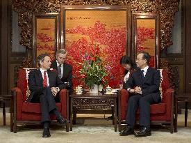 Geithner meets Chinese premier Wen