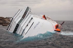 Cruise ship capsized near Italy