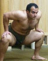 Egyptian sumo wrestler to debut in March