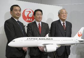 JAL names Ueki to replace Onishi as president
