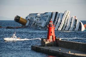 Cruise ship wreckage off Italy