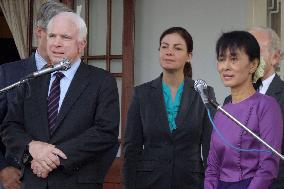 U.S. senator McCain visits Myanmar