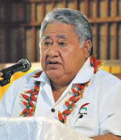Samoa shifts to west of dateline