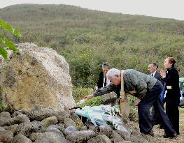 Commemorating war dead on Iwoto Island