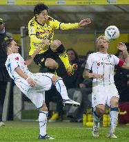 Dortmund's Kagawa fires double in Bundesliga