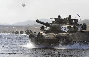 S. Korean Army's water crossing exercise