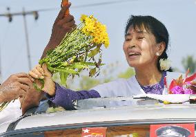 Suu Kyi election campaign
