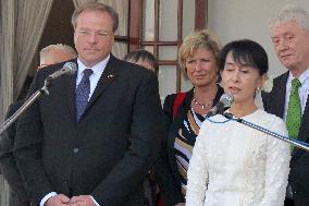 German minister Niebel meets Suu Kyi