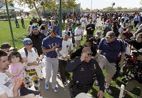 Darvish and fans