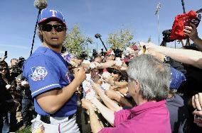 Darvish and fans