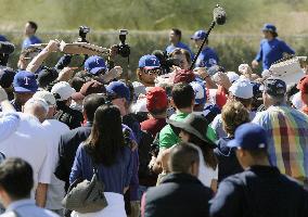 Darvish and fans