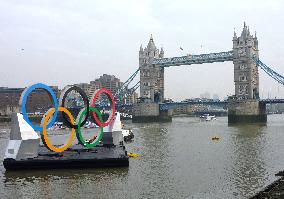'Five rings' on River Thames