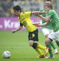 Dortmund's Kagawa against Bremen