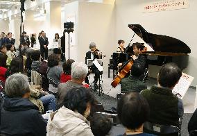Concert using tsunami-damaged piano