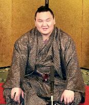 Hakuho after winning 22nd career title