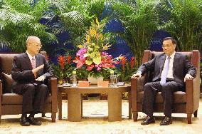 China, Taiwan officials meet