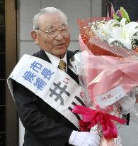 Oldest serving mayor wins 4th term at 82