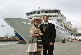 Cruise to mark 100th anniversary of Titanic's voyage