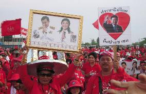 Thaksin supporters gather in Cambodia