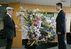 Flower arrangement using tsunami debris
