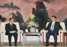 China VP Xi, Japan ex-speaker Kono