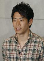 Kagawa returns home