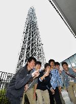Tokyo Skytree opens