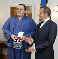 Sumo: Baruto honored in native Estonia