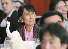 Suu Kyi in Thailand