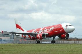 AirAsia Japan's 1st jet arrives in Japan