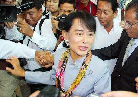 Suu Kyi heads for Europe to give Nobel Peace Prize lecture