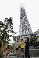 Tokyo Skytree draws over 5.5 mil. visitors during 1st month