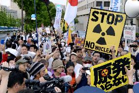 Protesters rally against nuclear power resumption
