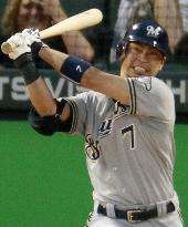 Aoki doubles in Brewers' loss to Chi Sox