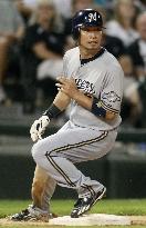 Aoki steals 3rd base in Brewers' loss to Chi Sox