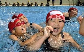 Outdoor swimming classes resume in Fukushima city