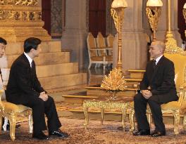 Japanese crown prince meets Cambodian king