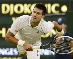 Djokovic advances to 3rd round at Wimbledon