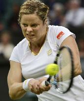 Clijsters advances to 3rd round at Wimbledon