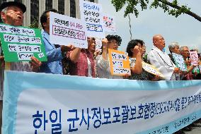 S. Korea, Japan to sign accord on intelligence exchange