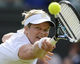 Clijsters advances to 4th round at Wimbledon