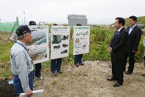 Noda visits tsunami-hit area