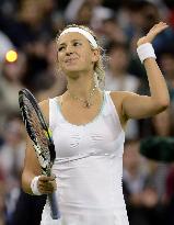 Azarenka advances to semifinals at Wimbledon