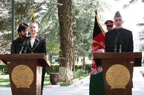 Clinton in Kabul