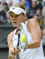 Radwanska defeated by Serena Williams at Wimbledon