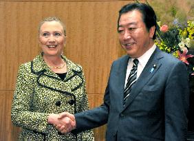 Clinton, Noda meet in Tokyo