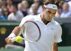 Federer wins men's singles at Wimbledon