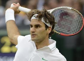 Federer wins men's singles at Wimbledon