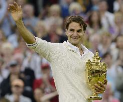 Federer wins men's singles at Wimbledon